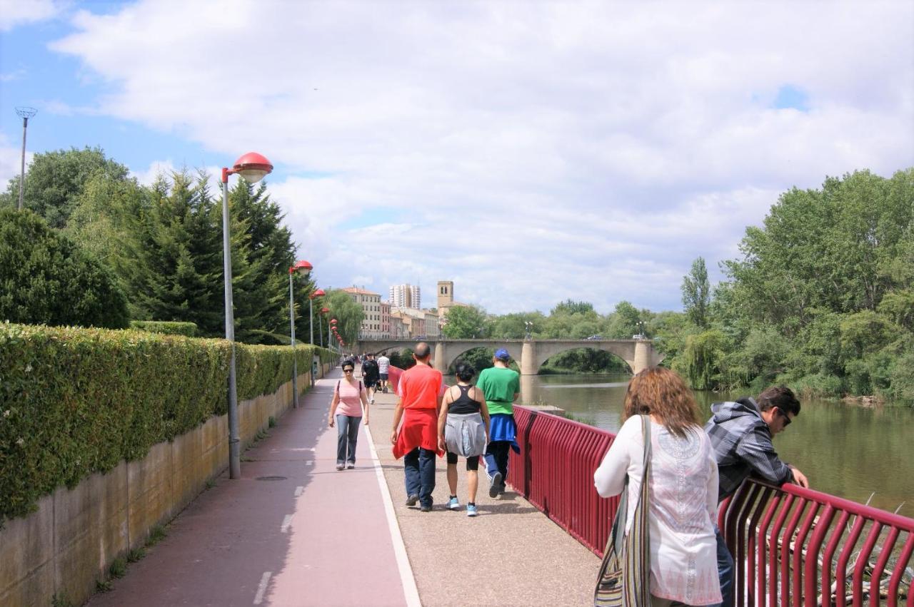 Logrocity Puerta Del Ebro Parking Privado Gratis Logroño Exteriör bild